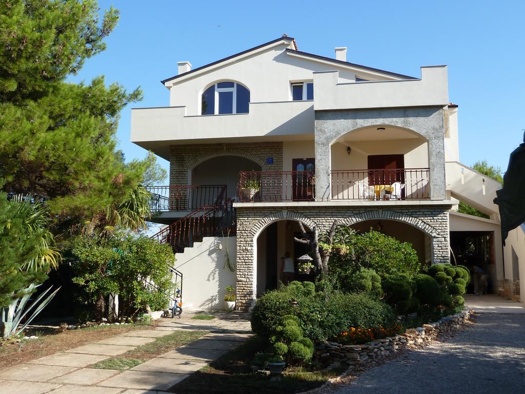 Apartments Davor Jadrtovac Exterior foto